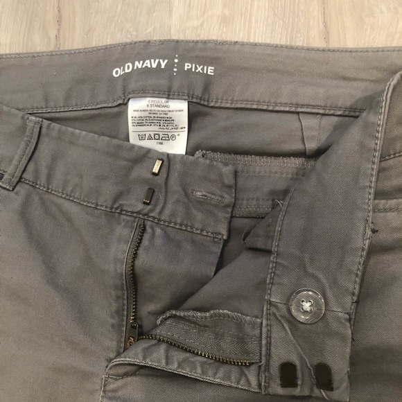 3/$30 Old Navy Pixie Ankle Chino in Gray - Picture 4 of 5